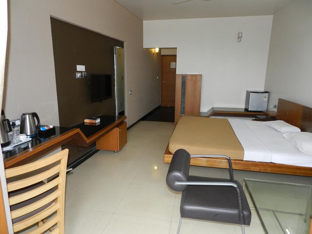 Hotel Rock Regency Toranagallu 객실 사진