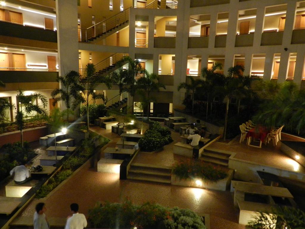 Hotel Rock Regency Toranagallu 외부 사진