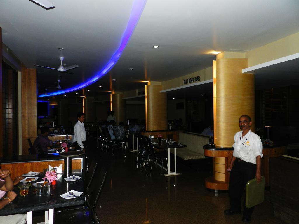 Hotel Rock Regency Toranagallu 외부 사진