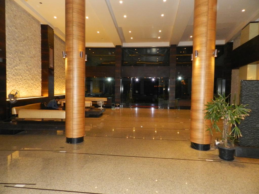 Hotel Rock Regency Toranagallu 외부 사진
