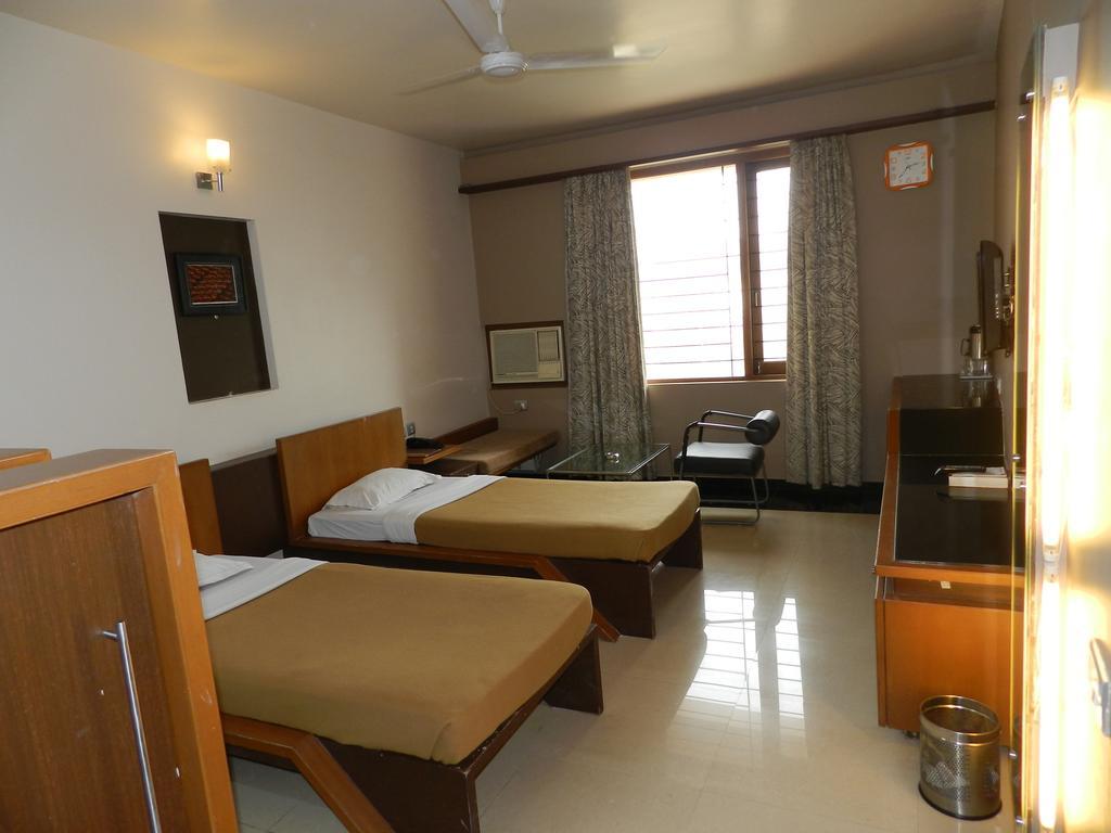 Hotel Rock Regency Toranagallu 외부 사진