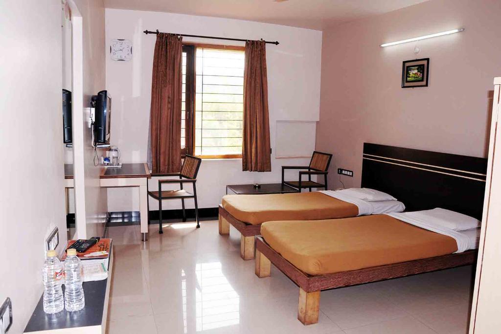Hotel Rock Regency Toranagallu 외부 사진